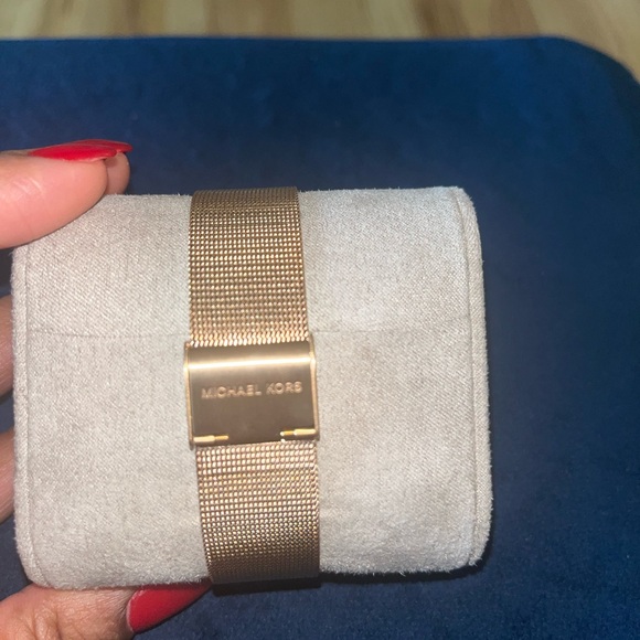 Michael Kors watch - Picture 4 of 6